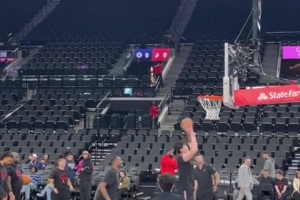 各个方面提升明显杨瀚森赛前热身居然还把助教撞飞了