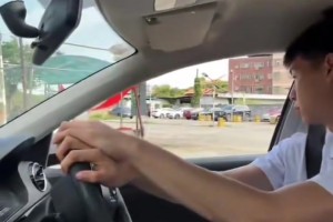 看来我唯一能胜小崔的，就是比他早拿证~