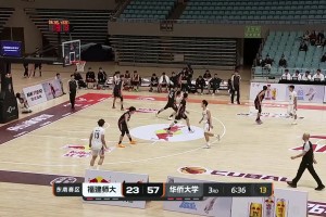 华大主教练周鲁男在比赛中辱骂裁判被驱逐！离场前依旧持续输出！